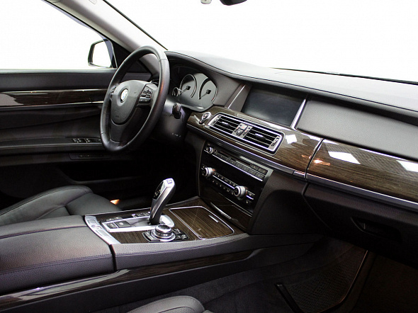 Фото БМВ 7 серии 2013 цена 2049750 руб.