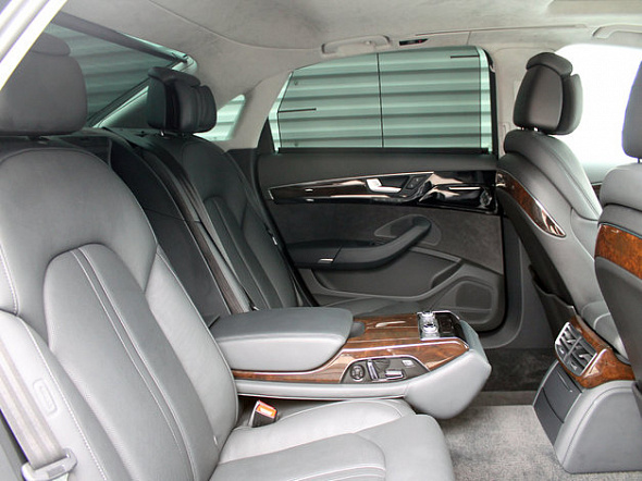 Фото Ауди А8 2015 цена 4749000 руб. Фото Ауди А8 2015 цена 4749000 руб.