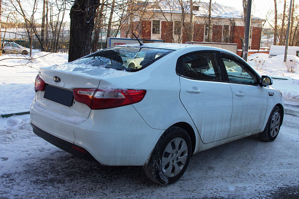 Kia Rio 2013 белая