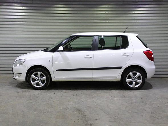 Фото Шкода Фабия 2012 цена 479000 руб. Фото Шкода Фабия 2012 цена 479000 руб.