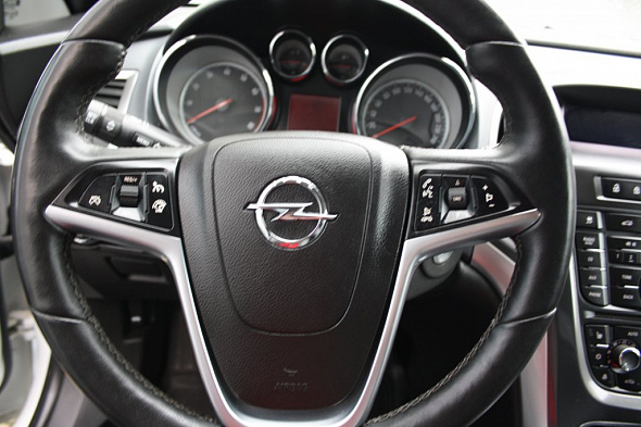 Фото Опель Астра 2013 цена 650000 руб.