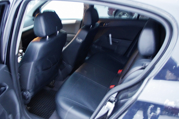 Фото Опель Астра 2011 цена 390000 руб. Фото Опель Астра 2011 цена 390000 руб.