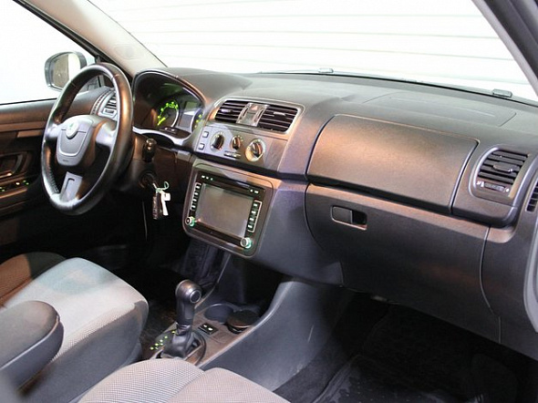 Фото Шкода Фабия 2012 цена 479000 руб. Фото Шкода Фабия 2012 цена 479000 руб.