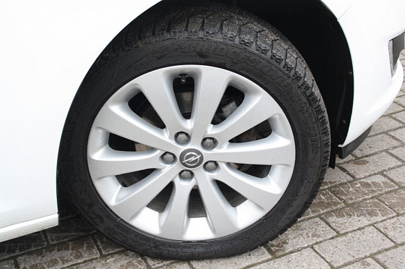 Фото Опель Астра 2013 цена 650000 руб. Фото Опель Астра 2013 цена 650000 руб.